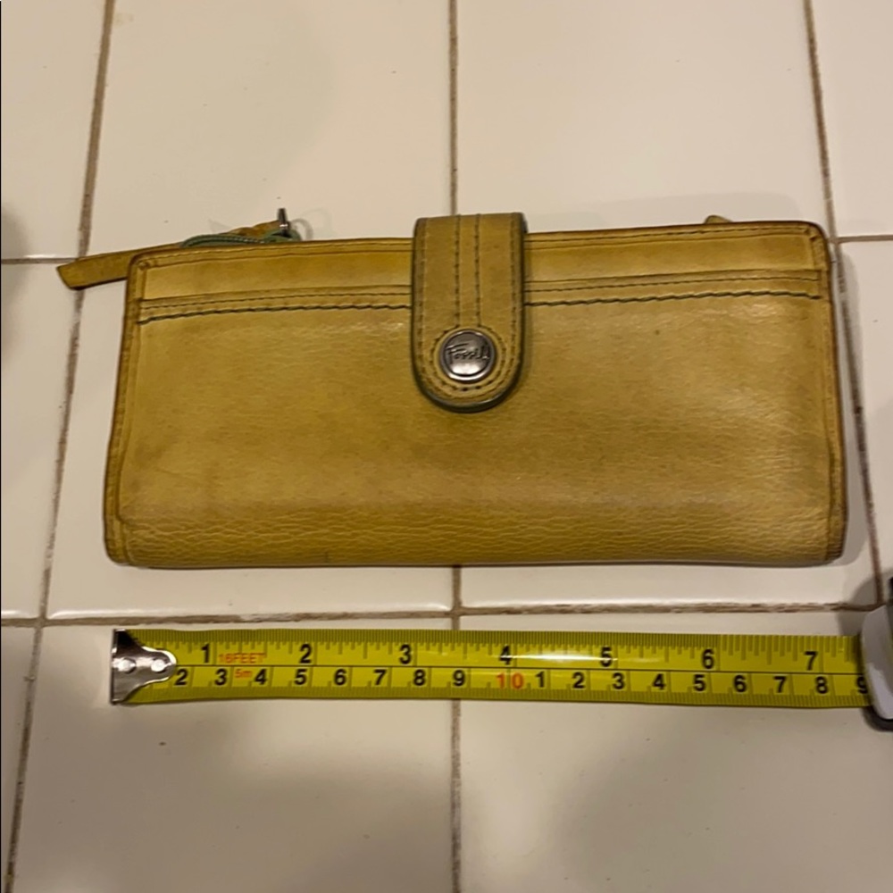 Fossil Wallet In Pre-Owned Condition - image 1